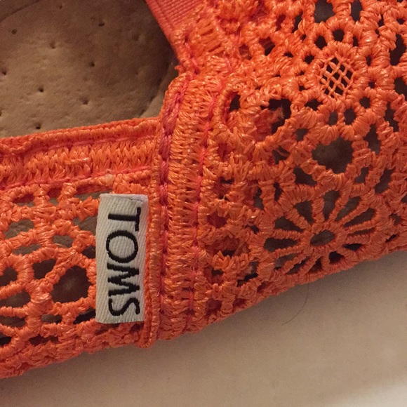 Coral Lace Eyelet TOMS with dust bag comfy sexy - Picture 6 of 8